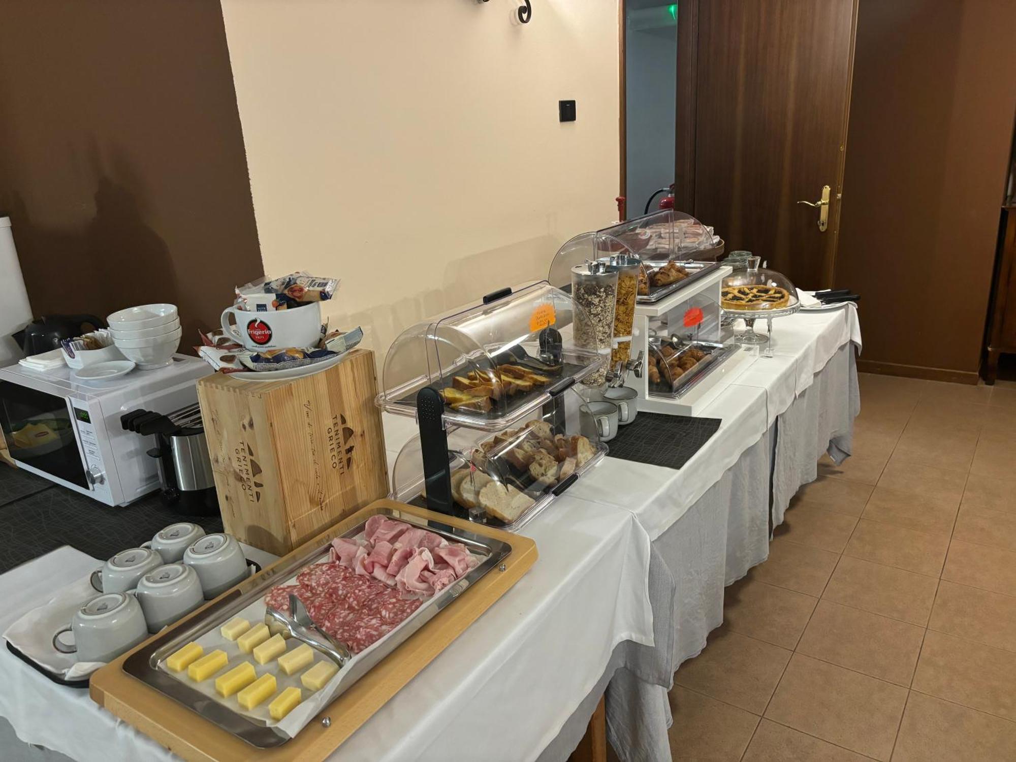 Villa Nasti Hotel Ristorante Canzo Exteriör bild